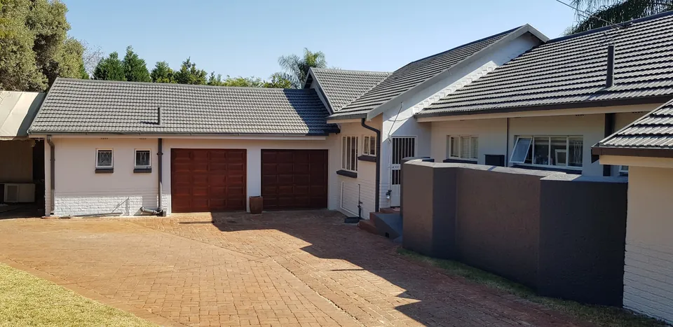 Single-storey home | exterior and trim